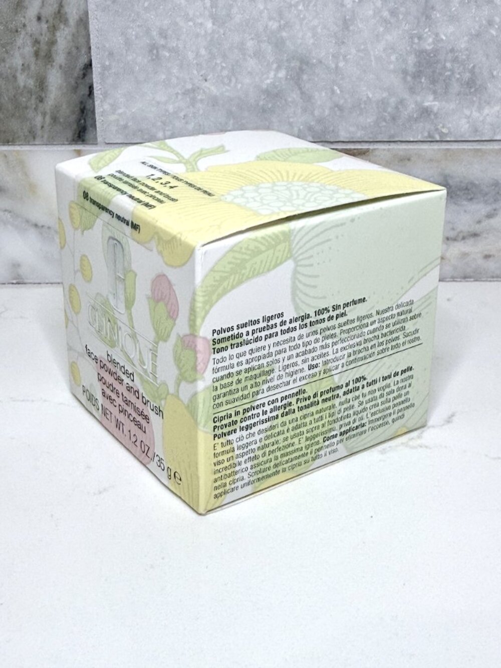 Clinique Blended Face Powder & Brush - Transparency Neutral - Picture 2 of 5